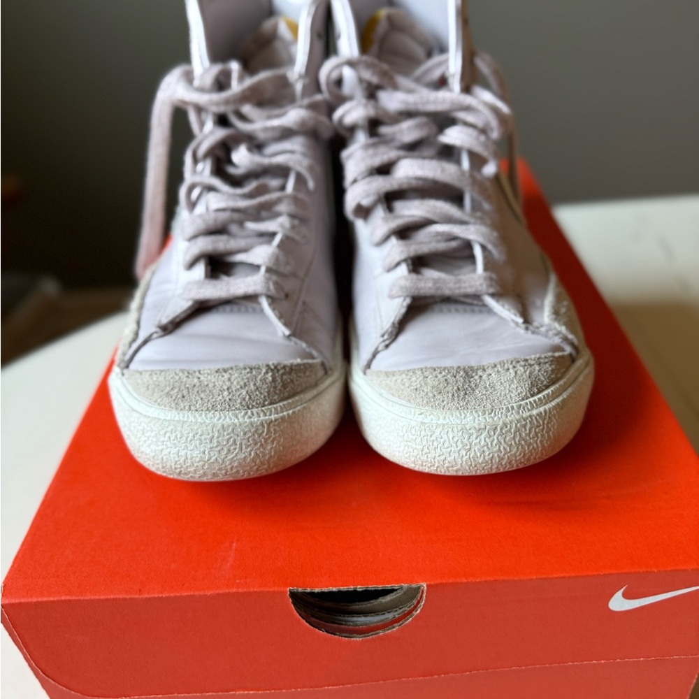 Nike Lavender Pink Suede & Leather Low-Top Sneakers